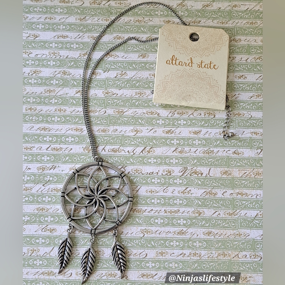 Altar'd State Dreamcatcher Necklace w/ Feather Charms